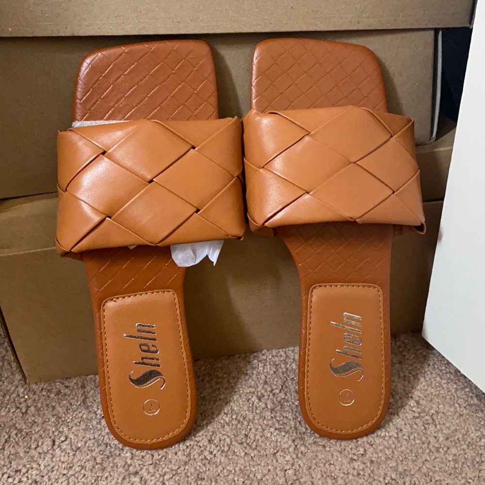 Cute trendy sandals!